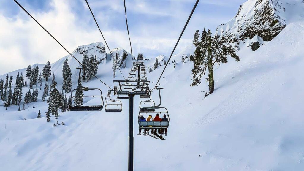 Top 15 Largest Ski Resorts in the US [Update 2024]