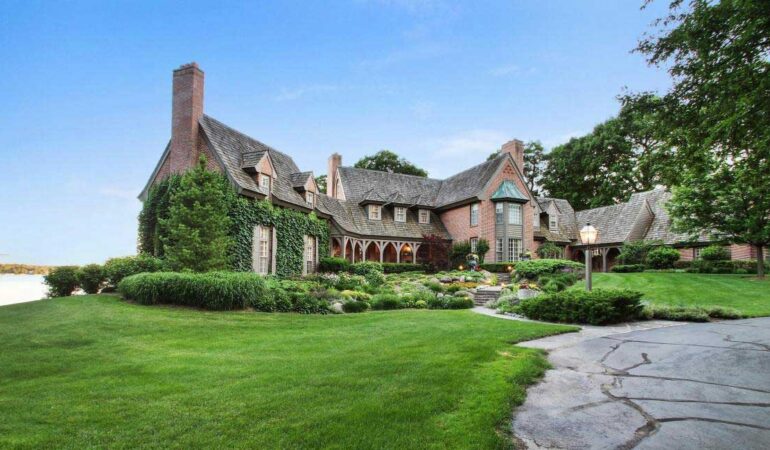 10 Most Expensive Houses in Wisconsin [Update 2022]