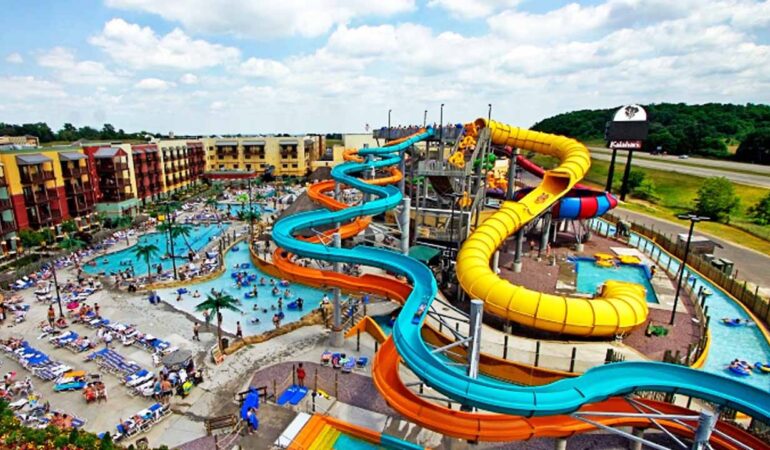 10 Largest Indoor Water Parks in the US [Update 2022]