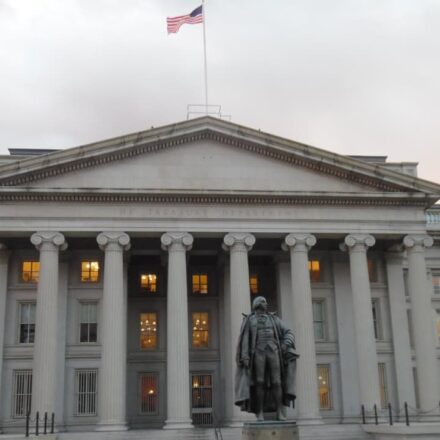 Top 15 Largest Banks in the US [Update 2022]