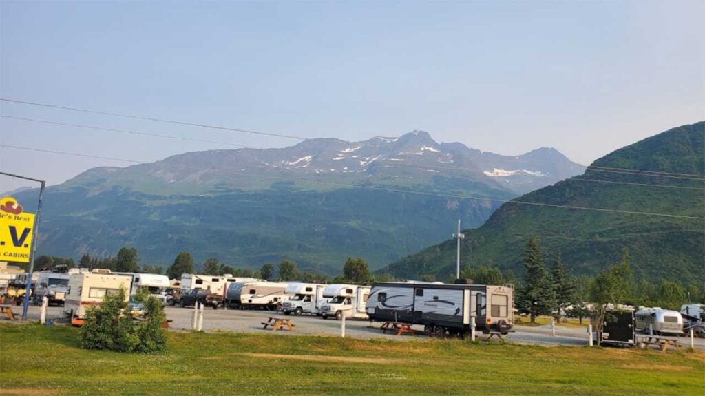 Eagle's Rest RV Park & Cabins