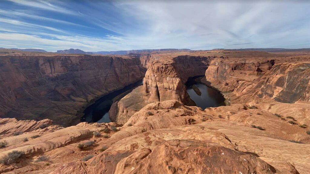 Horseshoe Bend is one of the best hiking trails in Arizona