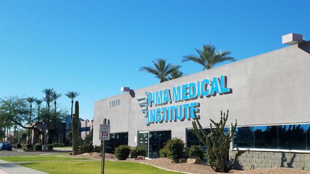 Pima Medical Institute is one of the best veterinary schools in Arizona