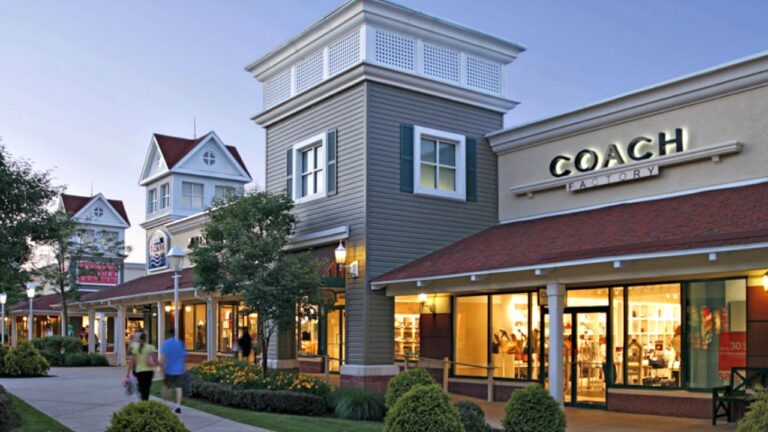 Top 13 Outlet Malls in Connecticut [Update 2024]