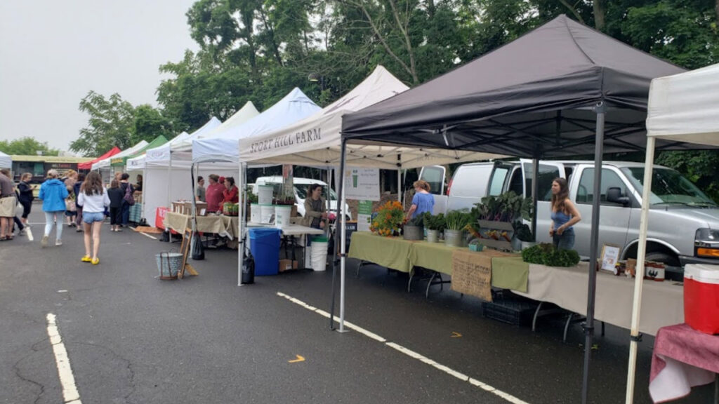 12 Best Farmers Markets in Connecticut [Update 2023]