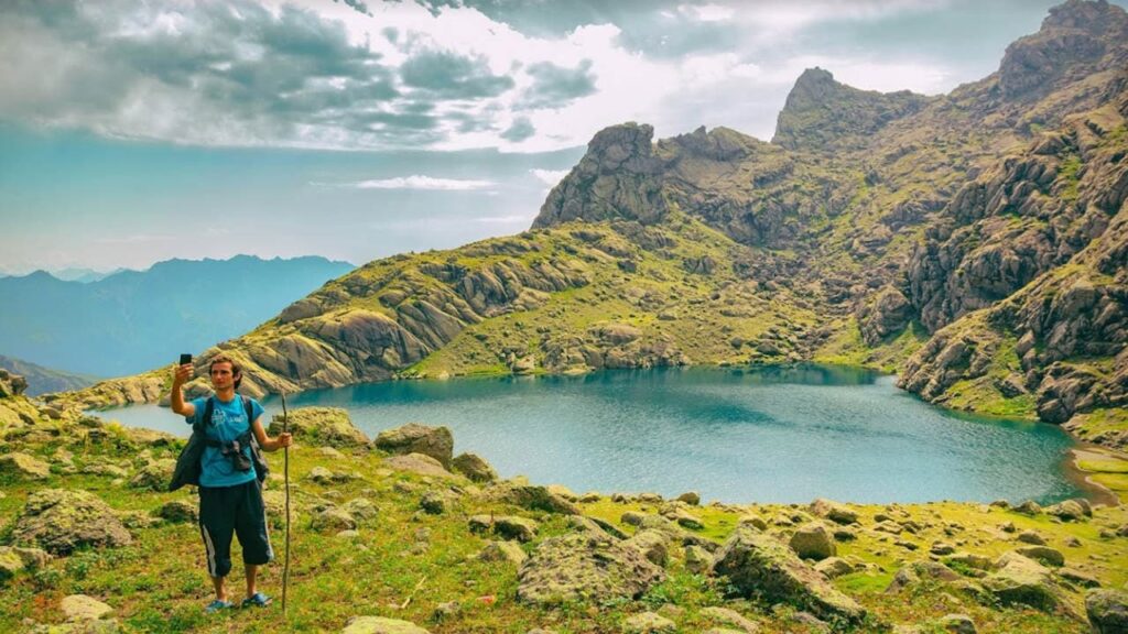 Trek to Tobavarchkhili lakes