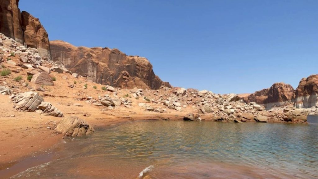 Lake Powell is one of the Best Lakes in Arizona with Stunning Views