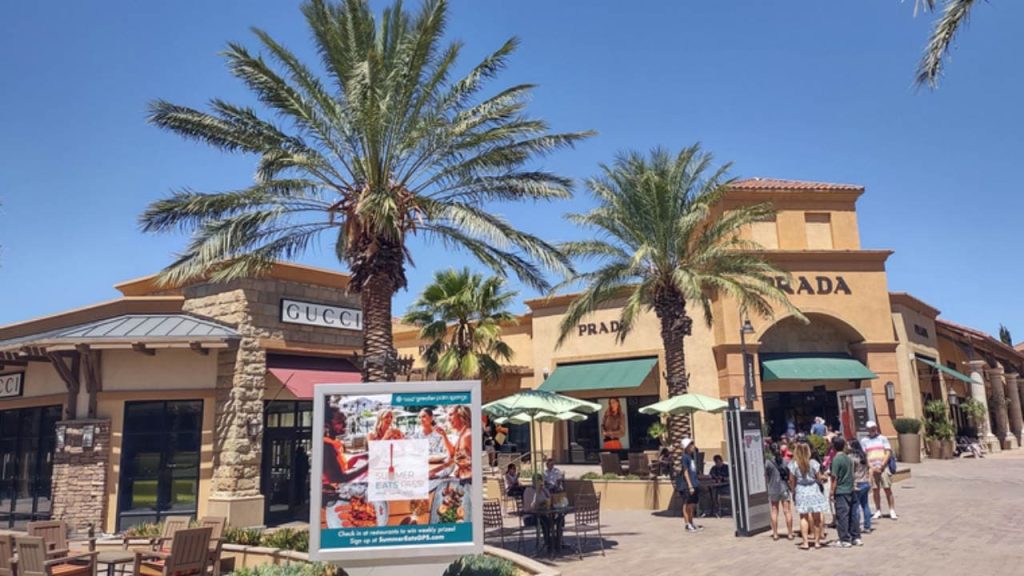 Desert Hills Premium Outlet