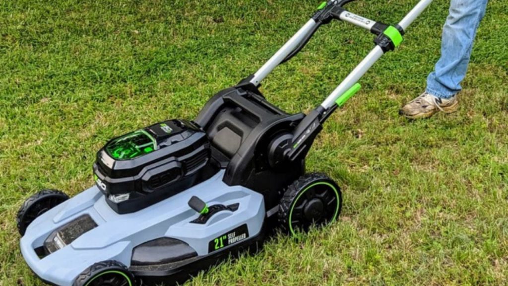 Top 11 American Lawn Mower Brands [Update 2024]