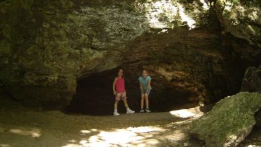 caves in Iowa
