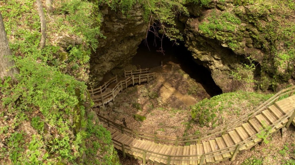 Maquoketa Caves is one of the best caves in Iowa