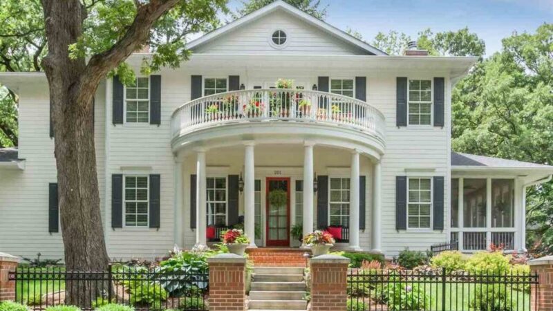 Top 12 Most Expensive Houses in Iowa [2024 Edition]