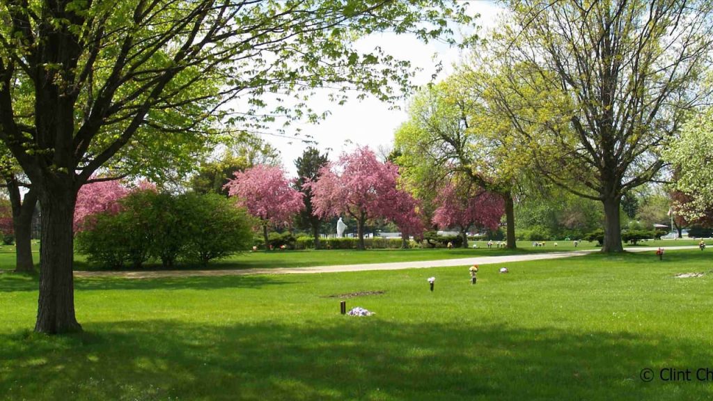 Floral Lawn Cemetery is one of some major cemeteries in Illinois