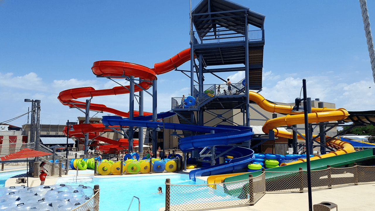 12 Best Water Parks in Iowa [Update 2022]