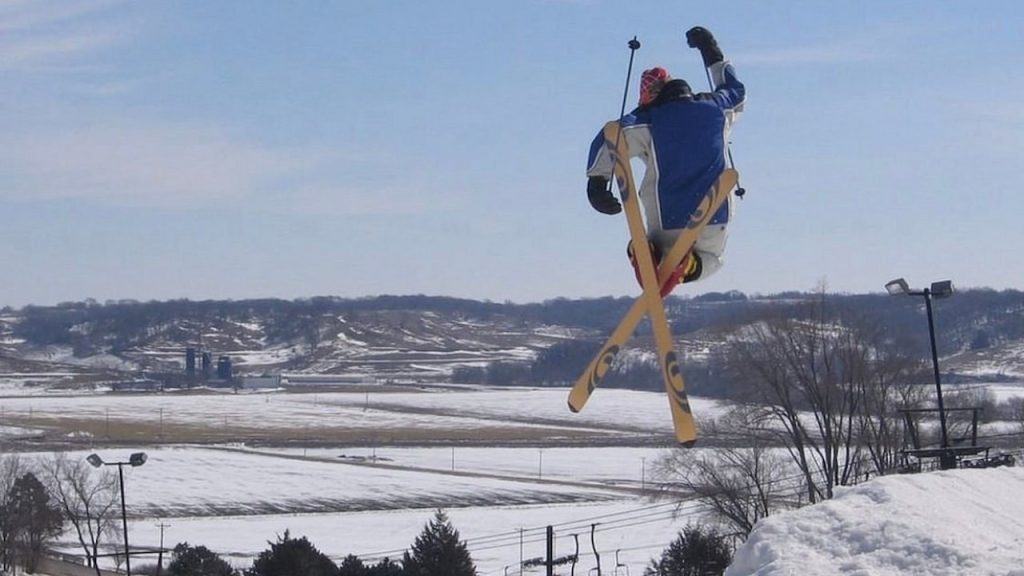 MT. CRESCENT SKI AREA, HONEY CREEK, IA