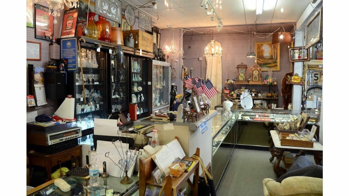 11 Best Antique Stores in Indiana [Update 2024]