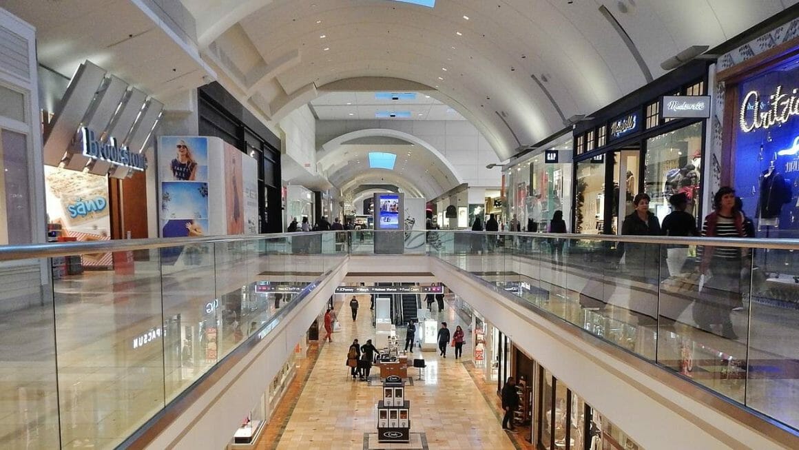 Top 17 Biggest Malls in America [2024 Edition]
